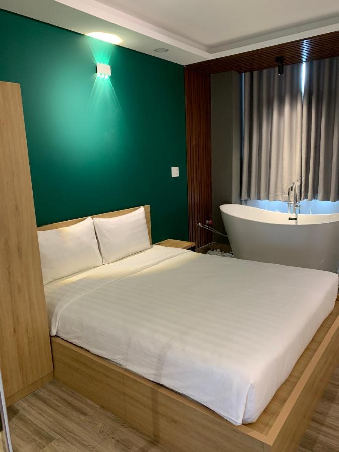 La Hotel Riverside Хошимин Екстериор снимка